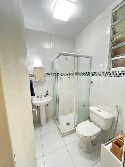 Apto Sala E 2 Quartos Na Quadra De Copacabana Rio de Janeiro